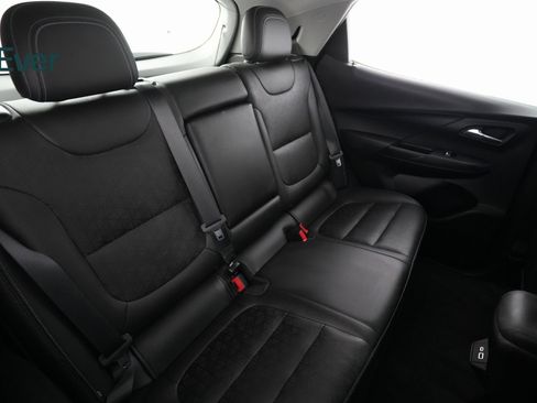 Used 2022 Chevrolet Bolt LT w/ Infotainment Package image 9