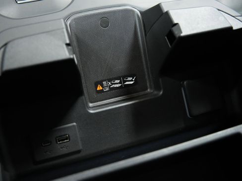 Used 2024 GMC Sierra 2500 Denali w/ Denali Reserve Package image 40