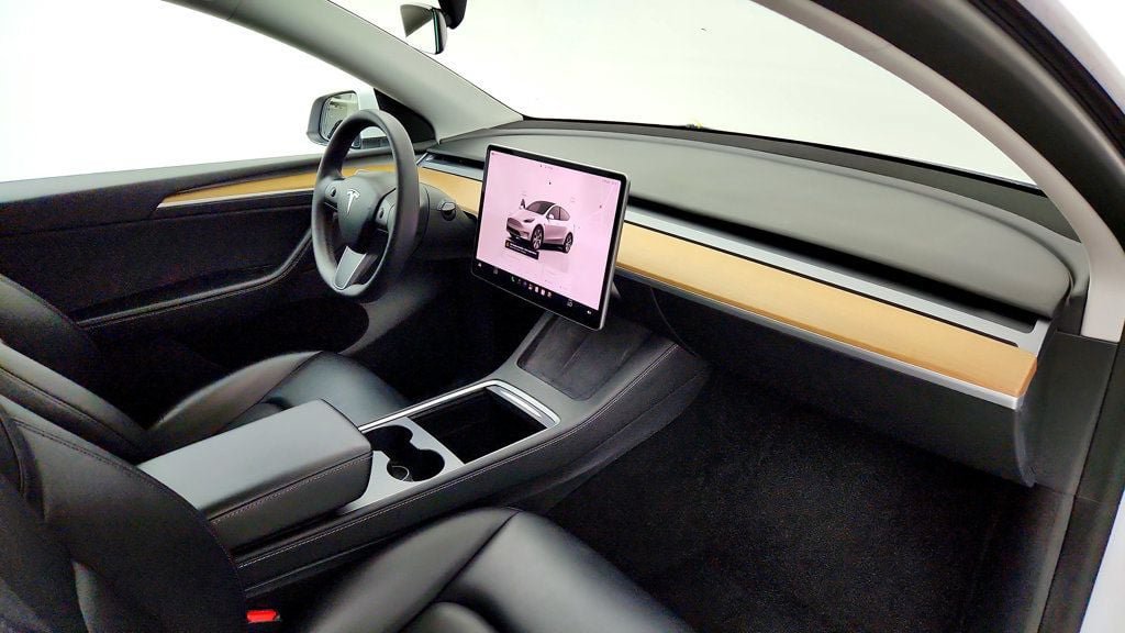Used 2023 Tesla Model Y Long Range AWD/4WD image 31