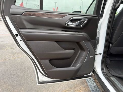 Used 2021 Chevrolet Tahoe Z71 w/ Z71 Off-Road Package AWD/4WD image 32