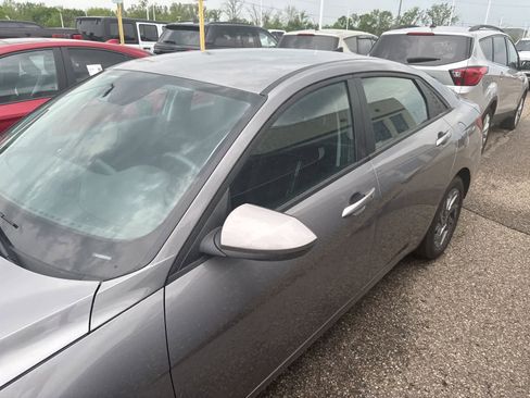 Used 2024 Hyundai Elantra SEL FWD image 16