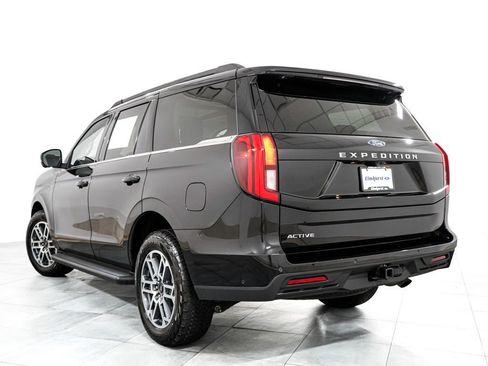 Used 2025 Ford Expedition Active AWD/4WD image 5