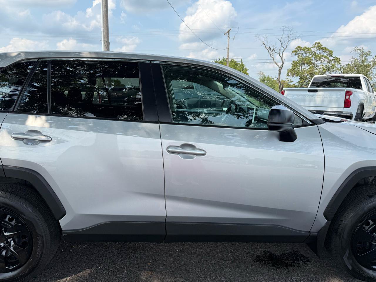 Used 2023 Toyota RAV4 LE FWD image 38