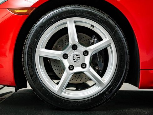 Used 2021 Porsche 718 Boxster RWD image 12