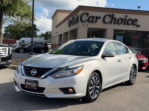 Used 2016 Nissan Altima 2.5 SV w/ Convenience Package FWD image 1