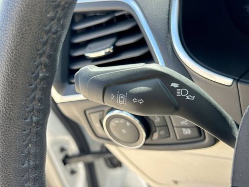 Used 2020 Ford Edge Titanium AWD/4WD image 29
