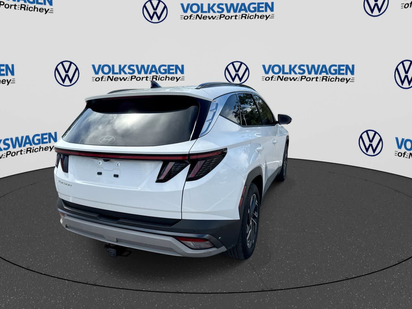 Used 2025 Hyundai Tucson Limited FWD image 14