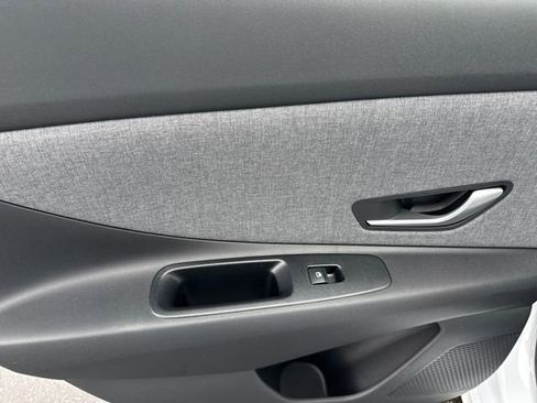 Certified 2025 Hyundai Elantra Limited image 26