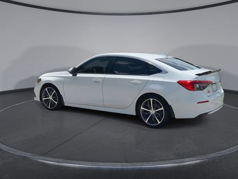 Used 2022 Honda Civic Touring image 6