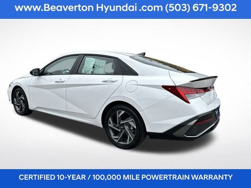 Certified 2025 Hyundai Elantra SEL image 4