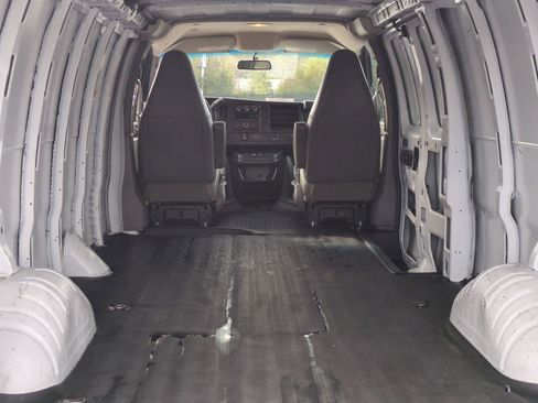 Used 2022 Chevrolet Express 2500 Extended w/ Driver Convenience Package image 20