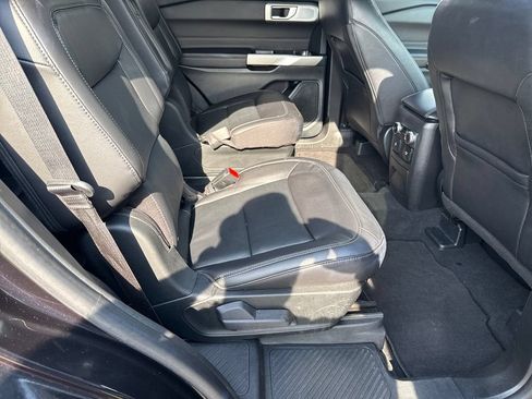 Used 2023 Ford Explorer Limited w/ Limited Technology Package AWD/4WD image 21