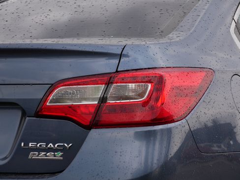 Used 2016 Subaru Legacy 2.5i Limited AWD/4WD image 18