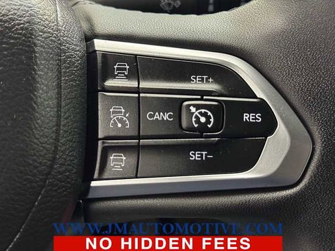 Used 2023 Jeep Compass Limited image 39