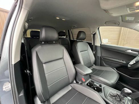 Used 2021 Volkswagen Tiguan SE image 26