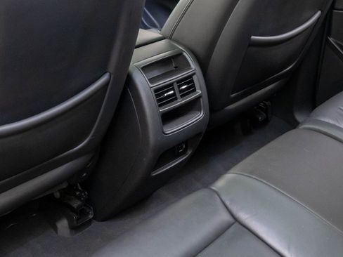 Used 2018 Cadillac XT5 Luxury image 17