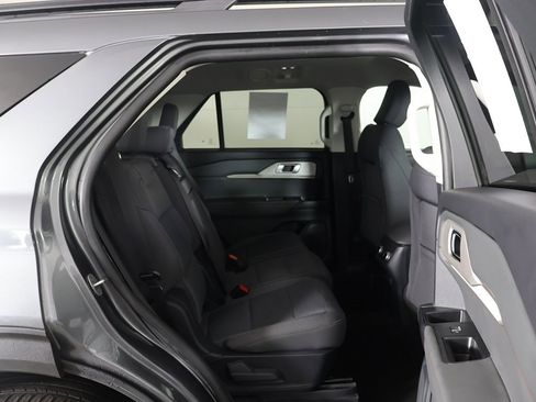Used 2025 Ford Explorer Active image 32