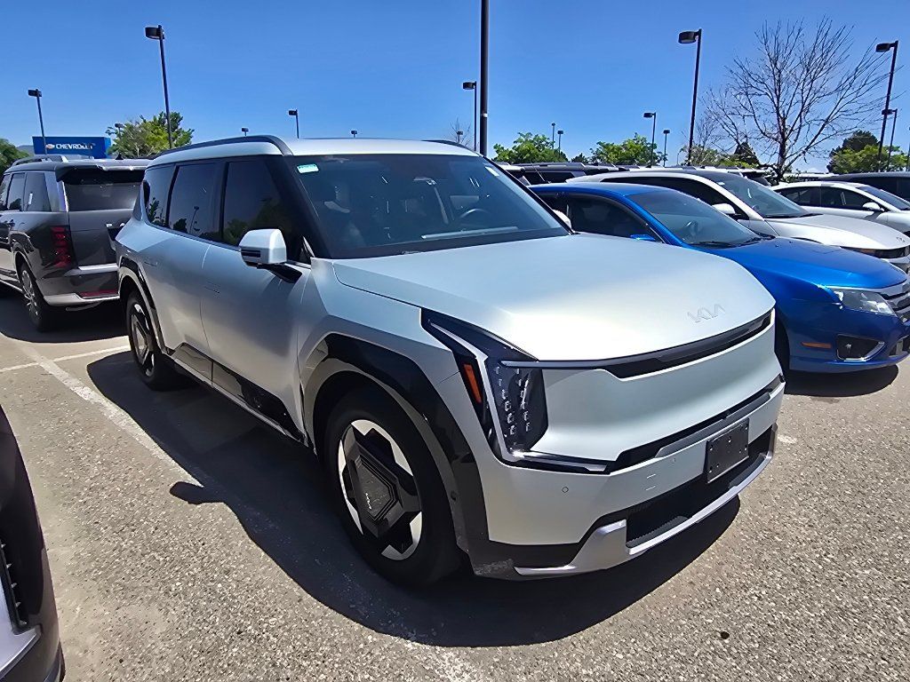 Used 2024 Kia EV9 Land AWD/4WD image 8