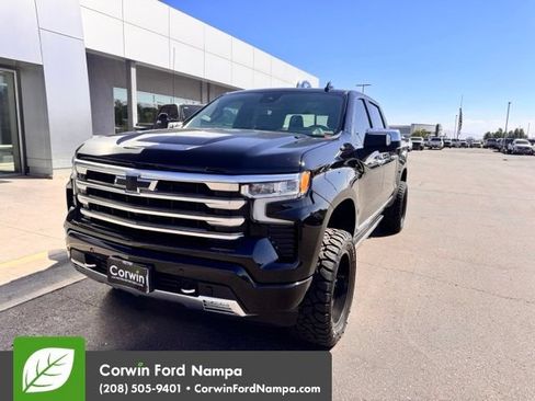 Used 2024 Chevrolet Silverado 1500 High Country AWD/4WD image 2
