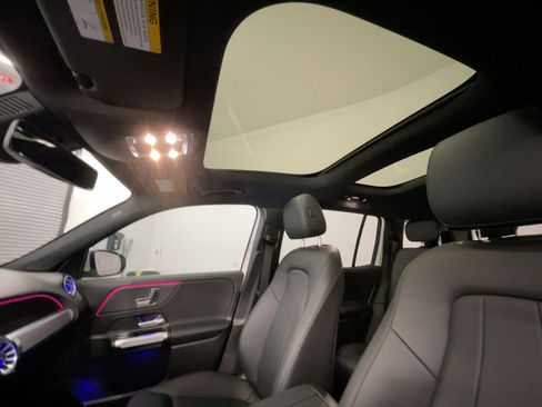 Used 2023 Mercedes-Benz EQB 300 4MATIC image 14