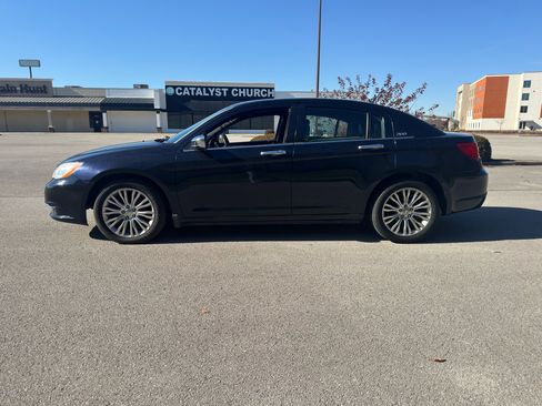 Used 2012 Chrysler 200 Limited image 9