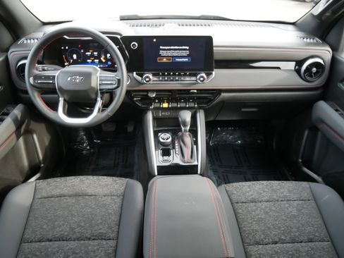 Used 2024 Chevrolet Colorado Z71 w/ Z71 Convenience Package 2 image 10