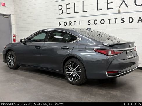 Used 2025 Lexus ES 300h w/ Premium Package FWD image 9