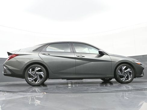 Certified 2025 Hyundai Elantra Sport image 67