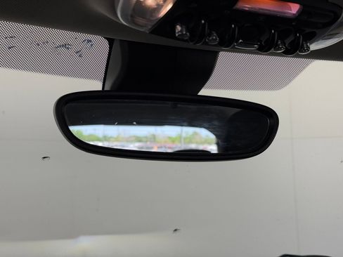 Used 2023 MINI Cooper 2-Door Hardtop image 17