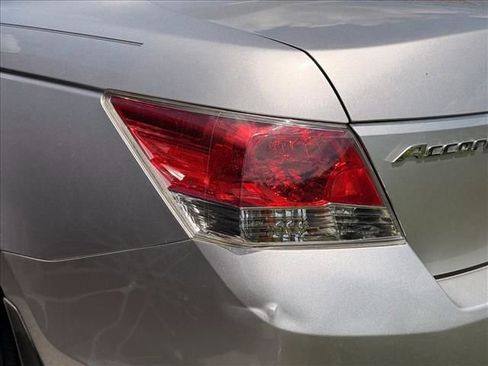 Used 2010 Honda Accord EX-L image 10