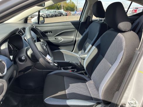 Used 2025 Nissan Versa SV image 35