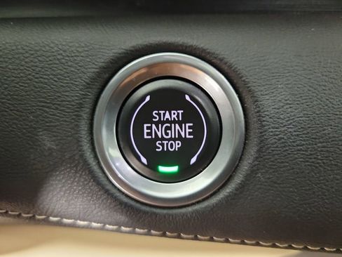 Used 2021 Cadillac Escalade Premium Luxury w/ Performance Package RWD image 31