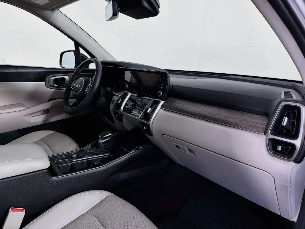 Used 2023 Kia Sorento EX FWD image 31