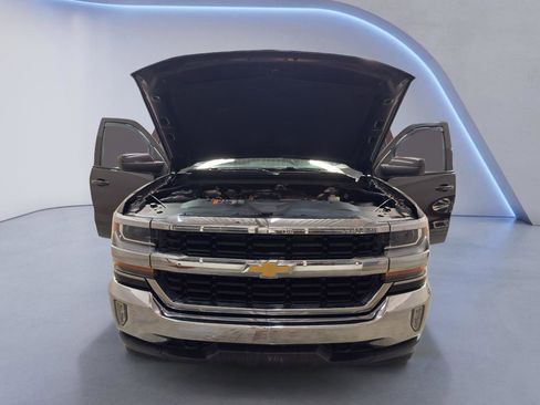 Used 2018 Chevrolet Silverado 1500 LT w/ All Star Edition image 8