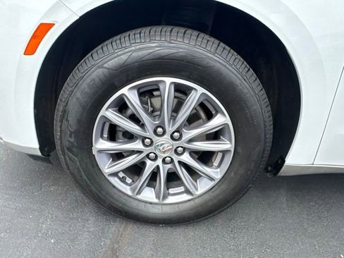 Used 2023 Buick Enclave Essence FWD image 25