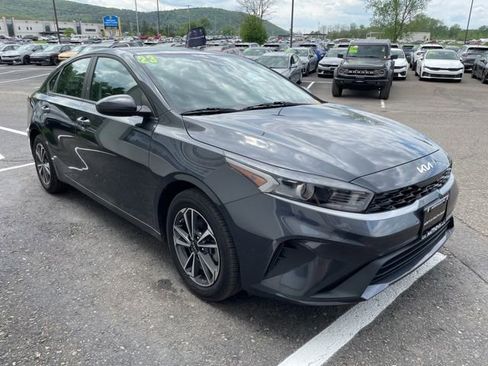 Certified 2023 Kia Forte LXS FWD image 6