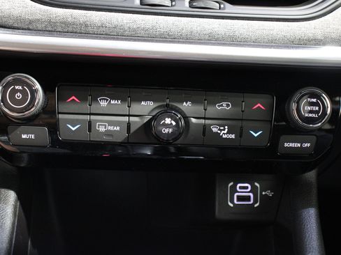 New 2025 Jeep Compass Latitude w/ Convenience Group image 18