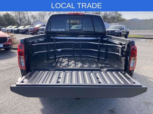 Used 2021 Nissan Frontier SV w/ Midnight Edition Floor Mats AWD/4WD image 11