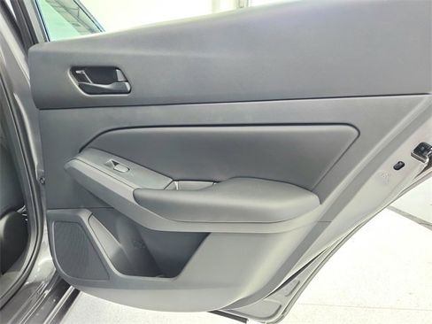 Used 2025 Nissan Altima 2.5 S image 33