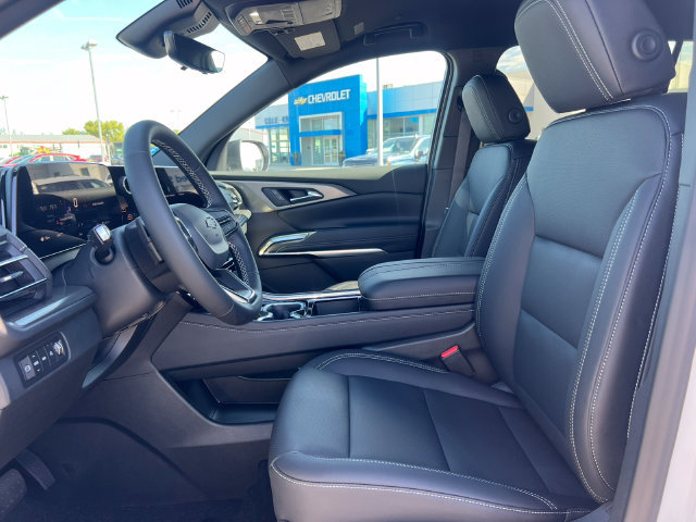 New 2027 Chevrolet Traverse LT w/ Midnight/Sport Edition AWD/4WD image 4