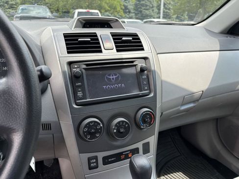 Used 2013 Toyota Corolla LE FWD image 8