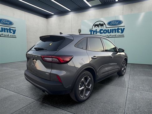 Used 2025 Ford Escape ST-Line w/ Equipment Group 301A image 6