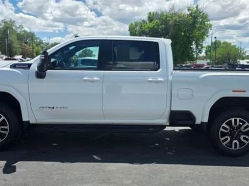 Used 2023 GMC Sierra 2500 AT4 w/ AT4 Premium Plus Package AWD/4WD image 4