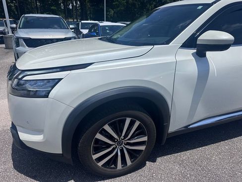Used 2023 Nissan Pathfinder Platinum AWD/4WD image 4