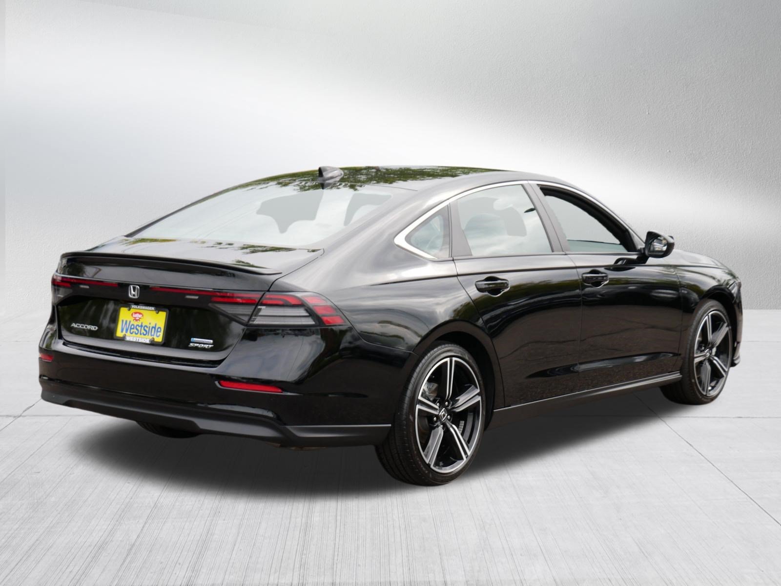 Used 2024 Honda Accord Sport image 7