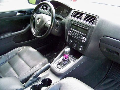 Used 2012 Volkswagen Jetta SE FWD image 21