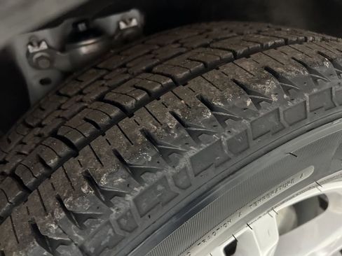 Used 2024 Ford Explorer XLT w/ Equipment Group 202A image 42