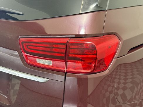 Used 2020 Kia Sedona EX w/ EX Premium Package image 34