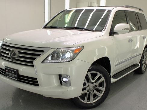 Used 2014 Lexus LX 570 4WD image 25