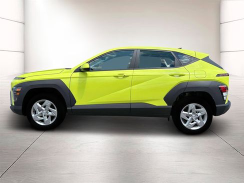 New 2025 Hyundai Kona SE FWD image 3